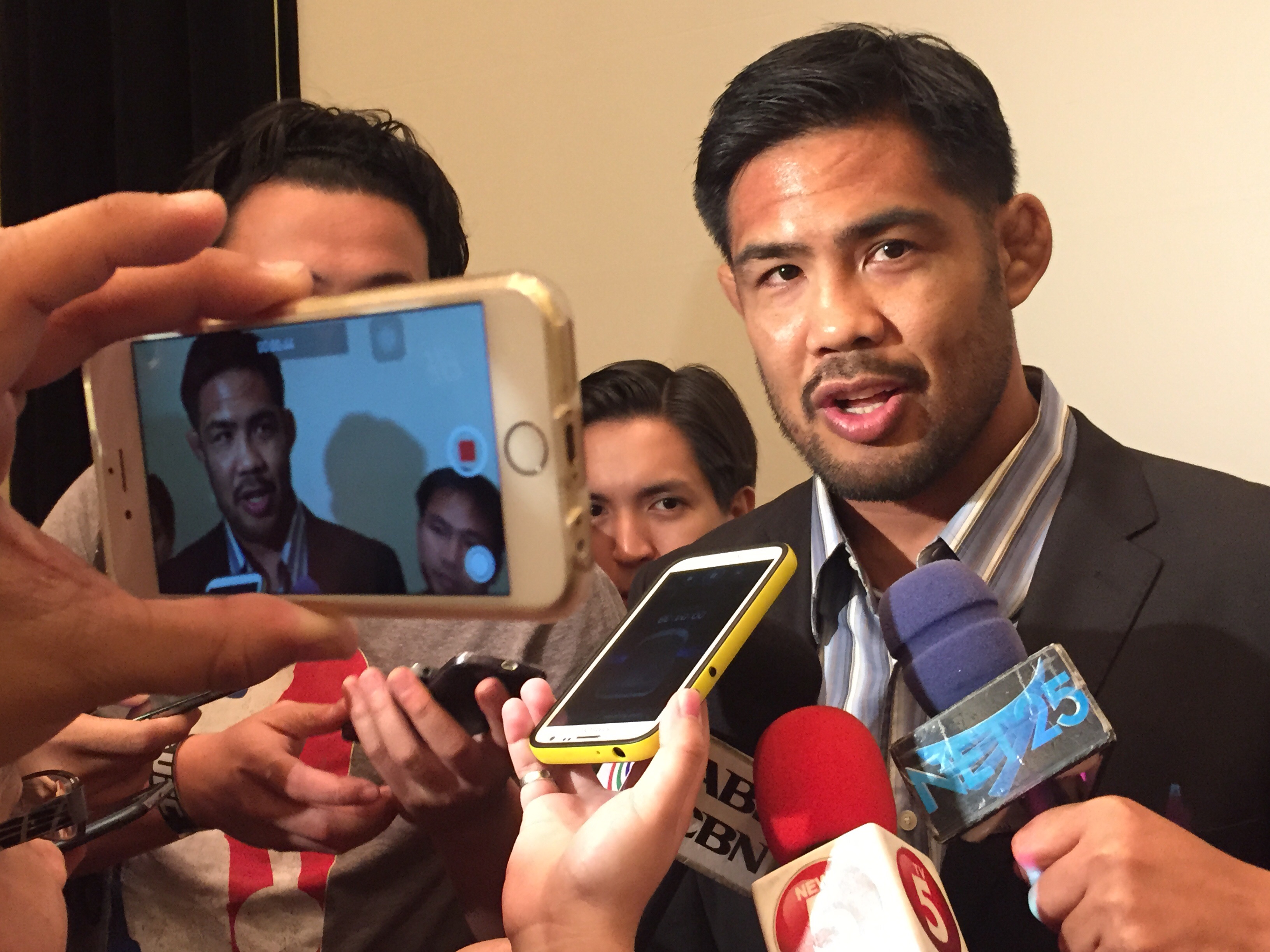 Mark Muñoz talks to members of the media during the On Sale press conference of UFC Fight Night Manila on Tuesday. DON LEJANO/INQUIRER.net