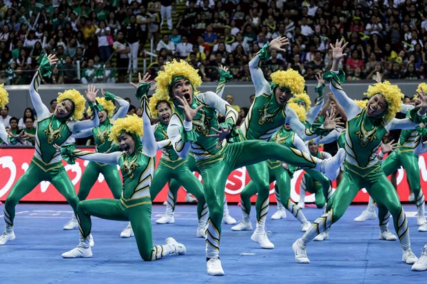 FEU Cheering Squad. Photo by Tristan Tamayo/INQUIRER.net