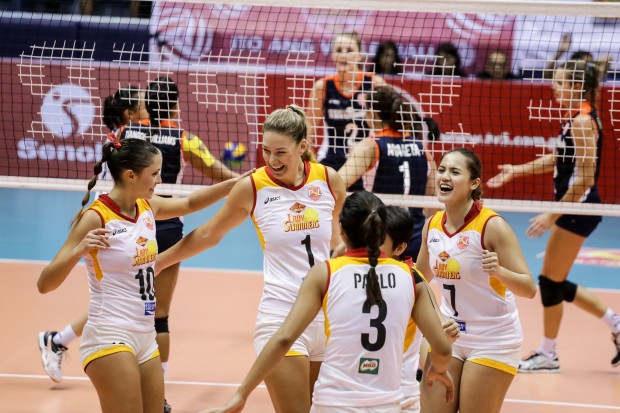 Philips Gold Lady Slammers. Photo by Tristan Tamayo/INQUIRER.net