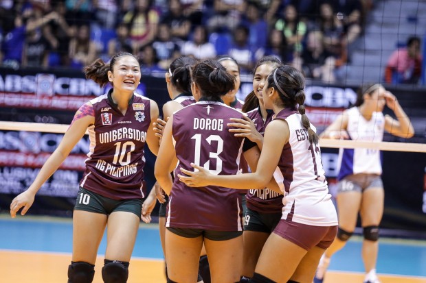 UP Lady Maroons. Photo by Tristan Tamayo/INQUIRER.net