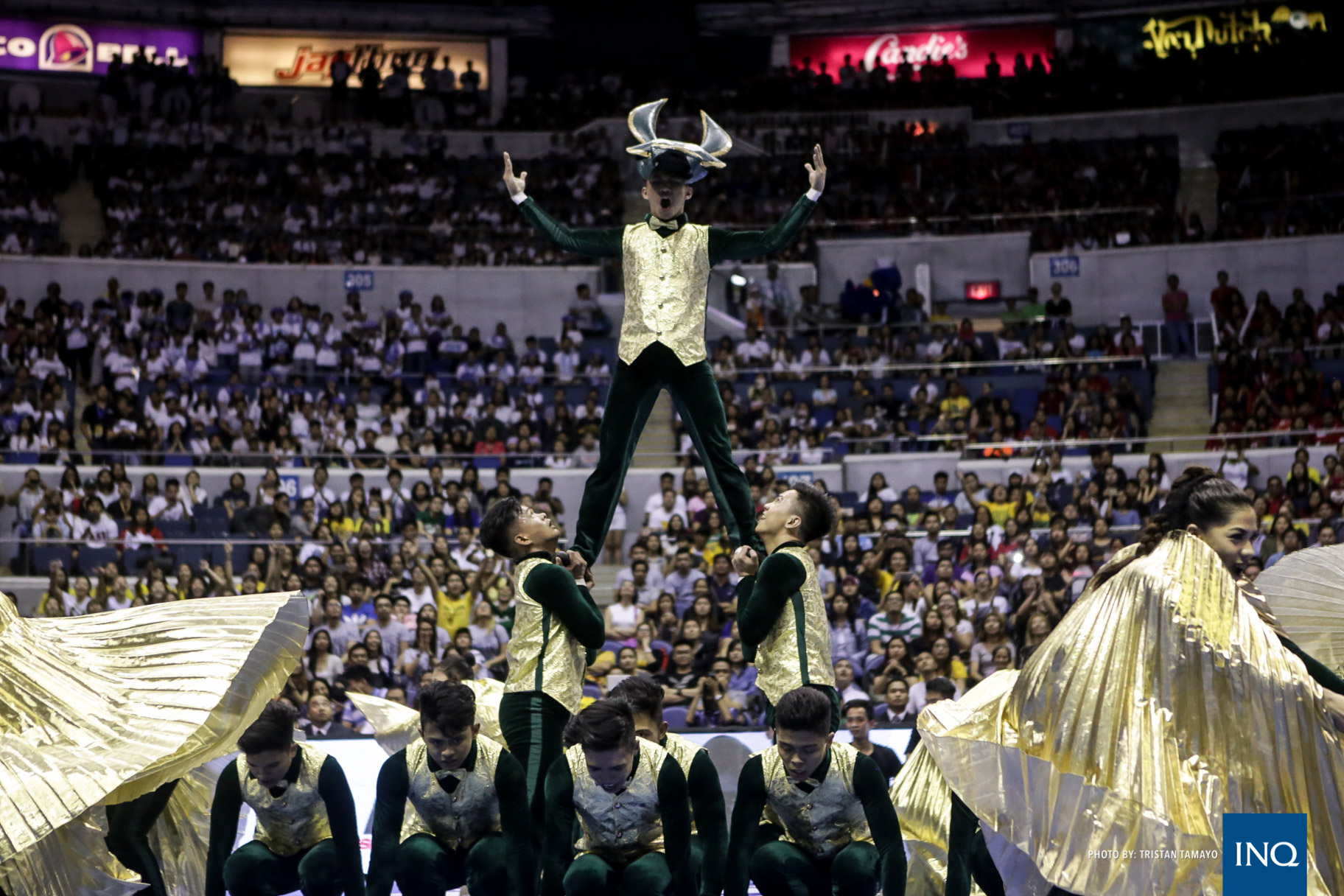 FEU Cheering Squad. Tristan Tamayo/INQUIRER.net