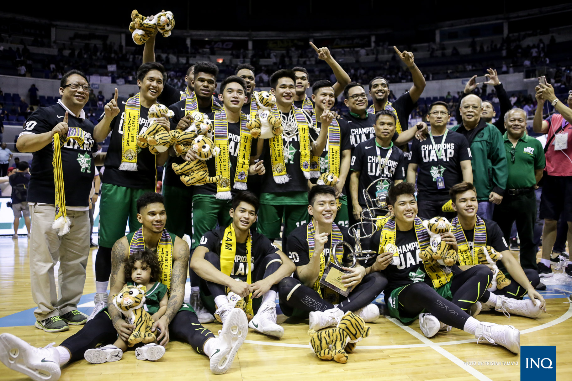La Salle celebrates its ninth overall championship. Photo by Tristan Tamayo/INQUIRER.net