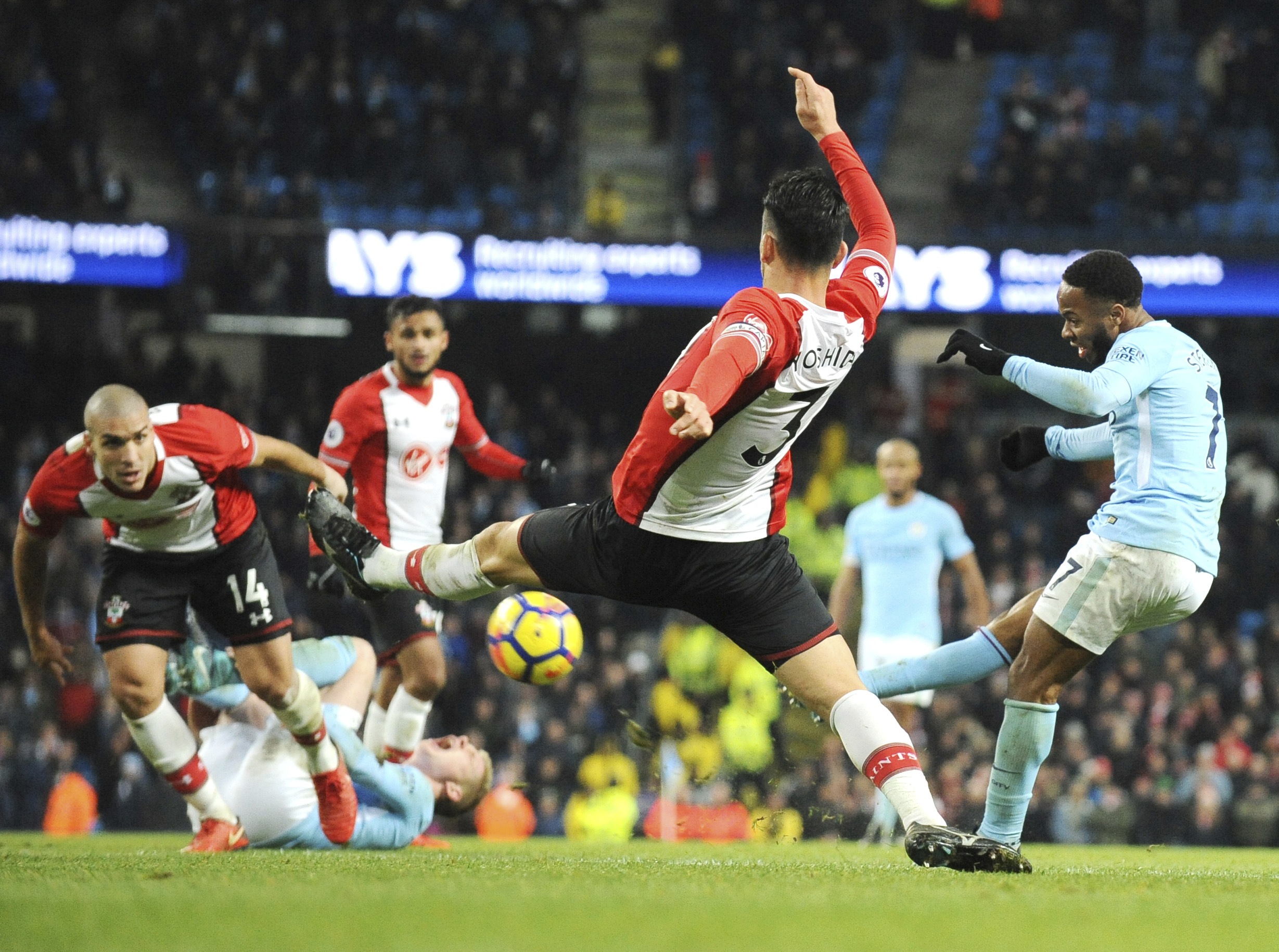 Sterling scores in injury time, City beats Southampton