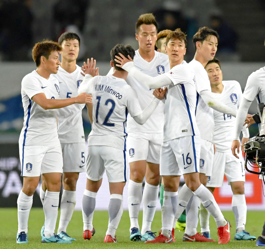 South Korea edges North Korea 1-0 at East Asian Championship