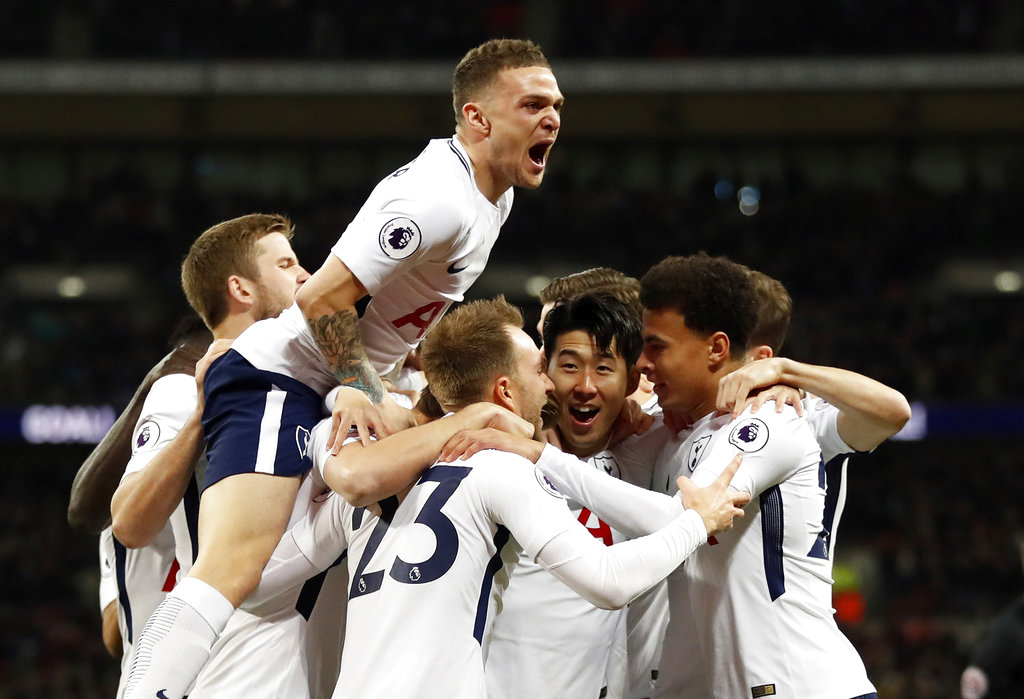 10.5-second goal sets Spurs on way to win over Man United