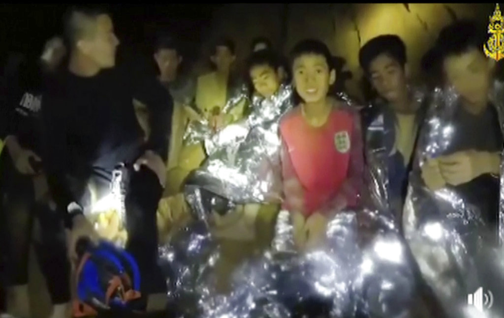 'Stay strong': Football stars rally round Thai cave boys