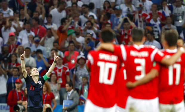 Croatia ends Russia's run, advances to World Cup semifinals