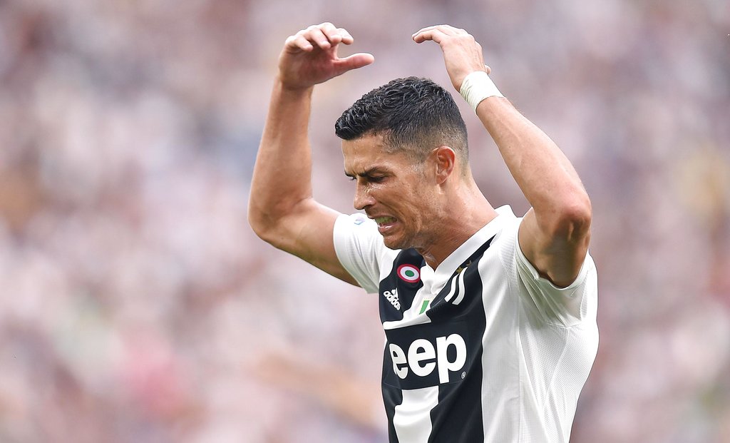 While Ronaldo remains scoreless, Napoli impresses again