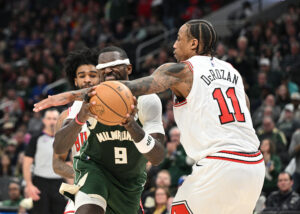 NBA: Bucks beat Bulls, clinch top seed in East