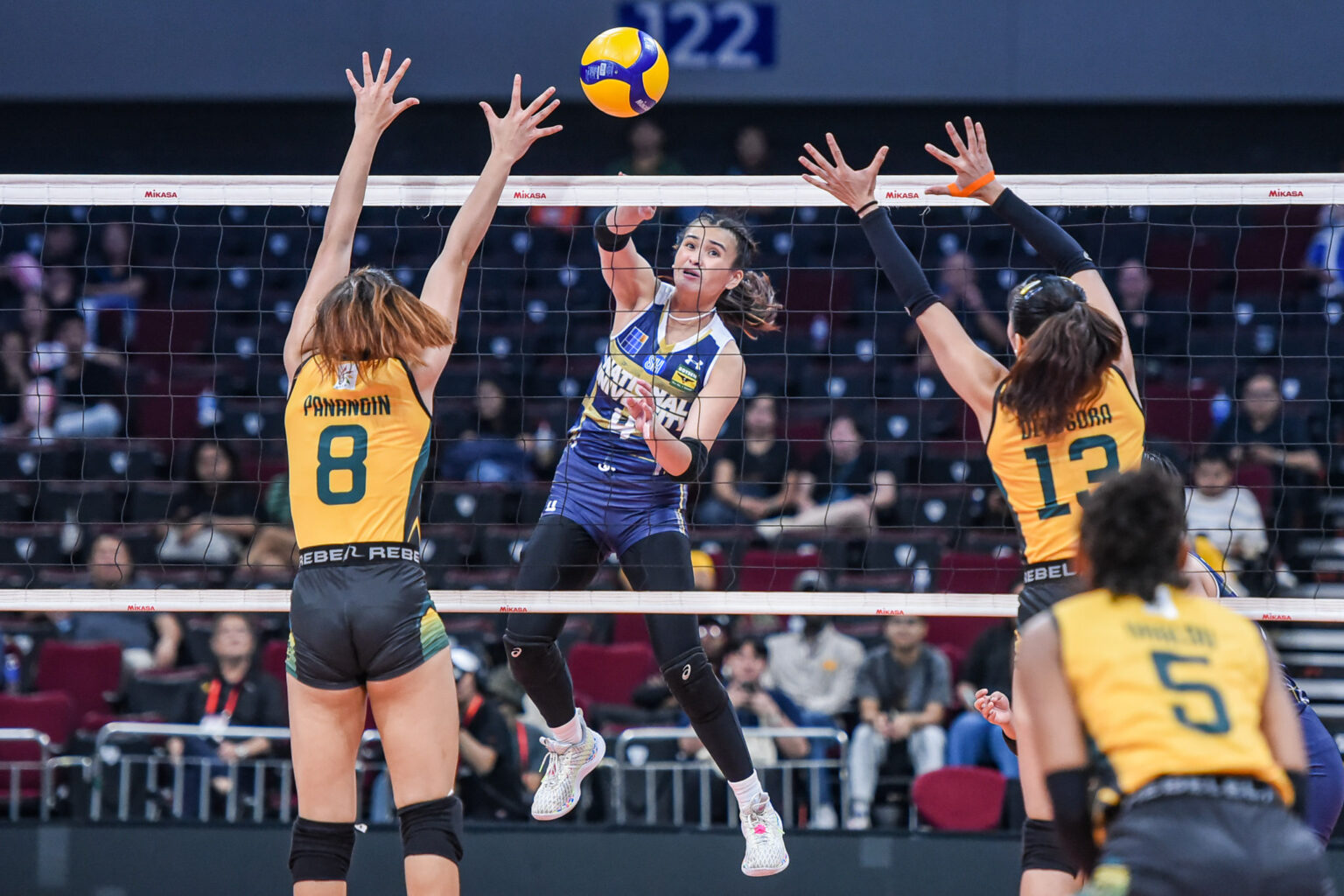 UAAP Volleyball NU Stays Hot Beats FEU For Fourth Straight Win