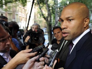 ONGOING STALEMATE. NBA Players Association president Derek Fisher, of the Los Angeles Lakers, talks to the media after meeting with officials of the National Basketball Association to discuss the ongoing NBA labor impasse on Wednesday, Aug. 31, 2011, in New York.  AP FILE PHOTO