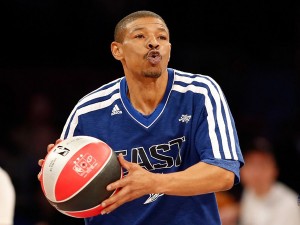 NBA legend Muggsy Bogues competes during the Sears Shooting Stars Competition part of 2013 NBA All-Star Weekend at the Toyota Center on February 16, 2013 in Houston, Texas.  AFP