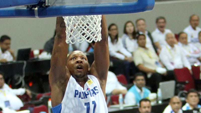 Marcus Douthit (right) was a defensive pillar while playing for Gilas Pilipinas. 