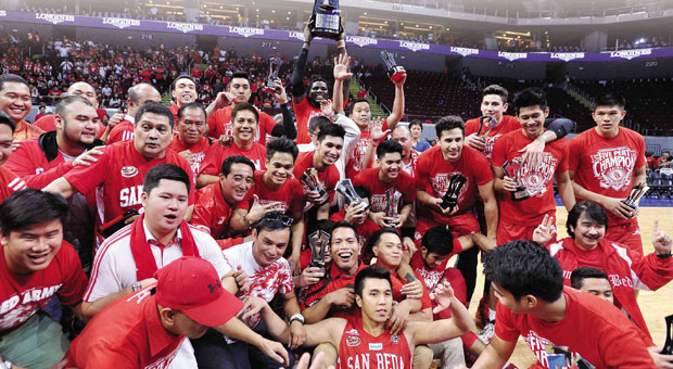 PLAYERS, coaches, team personnel and supporters celebrate San Beda’s latest championship.  AUGUST DELA CRUZ 