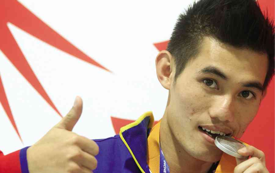 DANIEL Parantac, proud of his silver medal in the Asian Games. NIÑO JESUS ORBETA