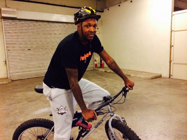 Marcus Douthit in a bicycle. Photo by Mark Giongco/INQUIRER.net