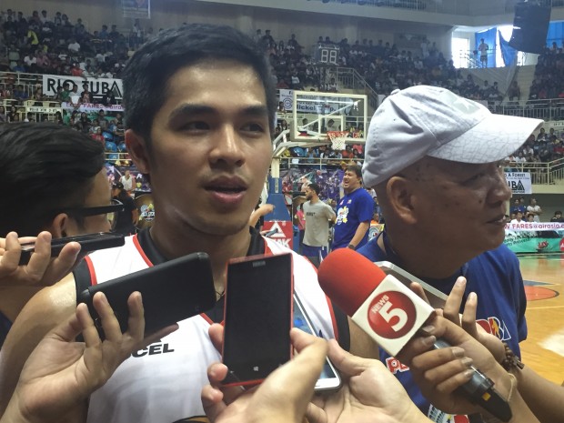 Jeric Fortuna talks to the media. Mark Giongco/INQUIRER.net