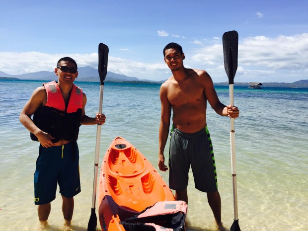 Kevin Alas and Japeth Aguilar about to go kayaking.  Mark Giongco/INQUIRER.net