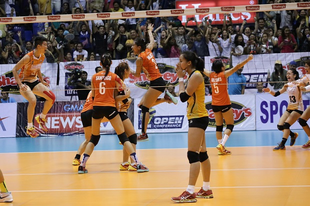 PLDT celebrates after winning Shakey's V-League title.  Photo by Tristan Tamayo/INQUIRER.net