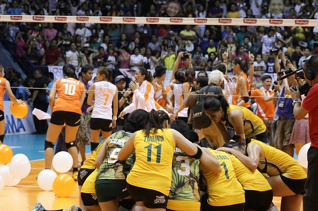Army reacts after losing Shakey's V-League crown to PLDT. Photo by Tristan Tamayo/INQUIRER.net