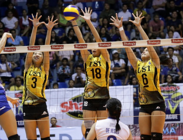 UST Growling Tigresses. Photo by Tristan Tamayo/INQUIRER.net