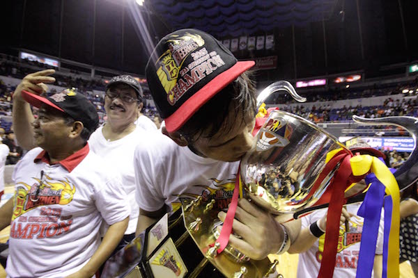 Finals MVP June Mar Fajardo kisses his second PBA championship. Photo by Tristan Tamayo/INQUIRER.NET