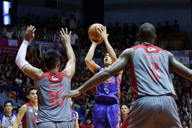 Jalalon had a quiet 18 points for the Chiefs in their third straight win. Photo by Tristan Tamayo/INQUIRER.net
