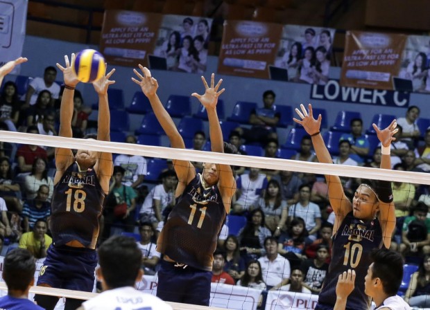 NU Bulldogs wall of defense. Photo by Tristan Tamayo/INQUIRER.net