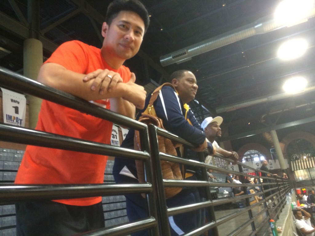  Meralco Bolts team manager Paolo Trillo (left) says Floyd Mayweather Jr. wants to play one-on-one against Manny Pacquiao. Contributed Photo by Paolo Trillo