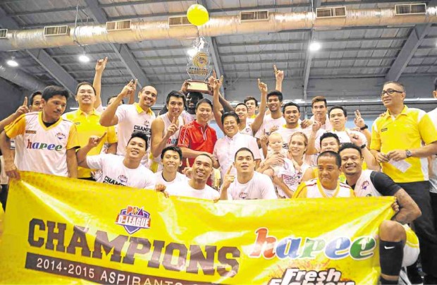Hapee Fresh Fighters celebrate D-League championship. INQUIRER