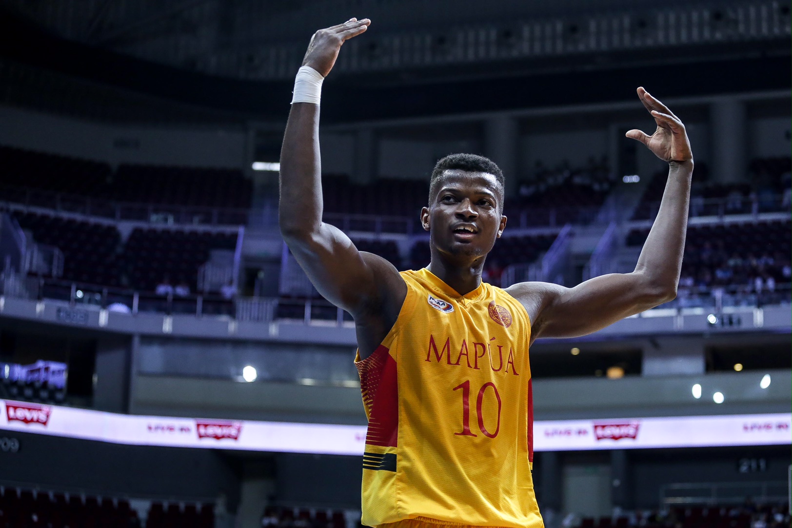 Allwell Oraeme pumping up the crowd. Photo by Tristan Tamayo/INQUIRER.net