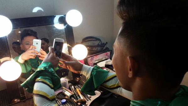 Makeup Check! @theFEUCS #HornsUp. Photo by Ruth Mayo/INQUIRER