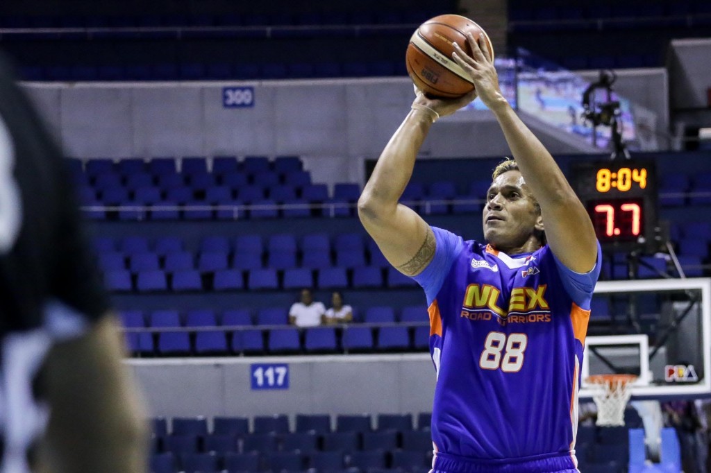 Taulava is now the PBA's fifth-best rebounder of all-time. Photo by Tristan Tamayo/INQUIRER.net 