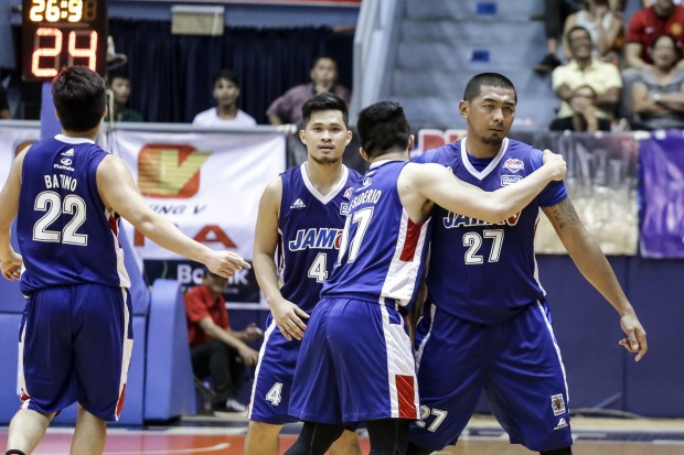Raymond Aguilar and teammates. Photo by Tristan Tamayo/INQUIRER.net