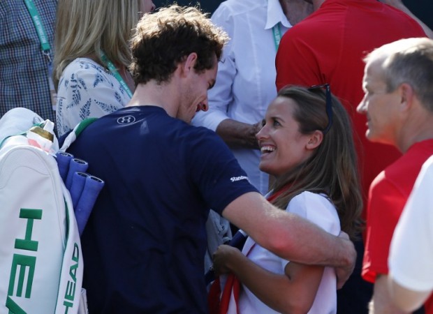FILE --- Britain's Andy Murray celebrates with his wife Kim Sears after beating France's Gilles Simon in a Davis Cup world group quarter-finals singles tennis match at the Queen's Club in west London on July 19, 2015.   AFP PHOTO / JUSTIN TALLIS / AFP / JUSTIN TALLIS
