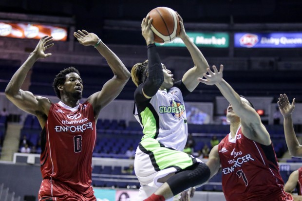 Terrence Romeo vs two defenders.  Photo by Tristan Tamayo/INQUIRER.net