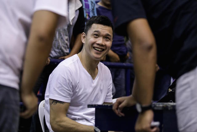 ALL SMILES. Gary David is approached by reporters during Game 3 of the 2016 PBA D-League Aspirants' Cup Finals. David was with his manager Danny Espiritu, who confirmed his move to the San Miguel Beermen. Tristan Tamayo/INQUIRER.net