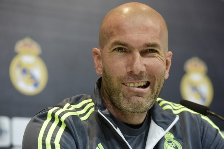 Real Madrid's French coach Zinedine Zidane attends a press conference at Real Madrid sport city in Madrid on April 1, 2016 on the eve of their Spanish League 'El Clasico' football match FC Barcelona vs Real Madrid CF. / AFP / JAVIER SORIANO