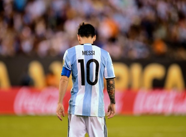 Argentina's Lionel Messi reacts during the Copa America Centenario final in East Rutherford, New Jersey, United States, on June 26, 2016.  / AFP PHOTO / ALFREDO ESTRELLA