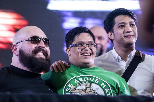 Brothers Paul (left) and Sam Evardone meet with Big Show at Mall of Asia Arena music hall. 
