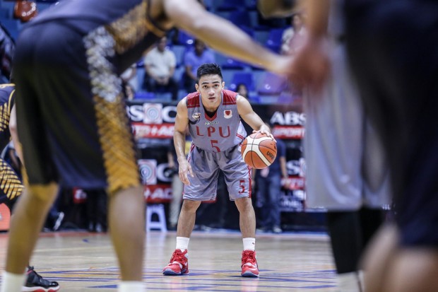 Big game from Lyceum's Adrian Alban.  Photo by Tristan Tamayo/INQUIRER.net
