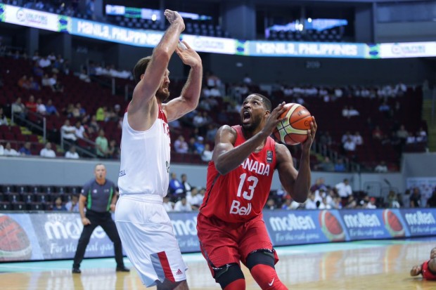 Tristan Thompson tries to put up a shot against a Turkey defender. Photo by Tristan Tamayo/INQUIRER.net