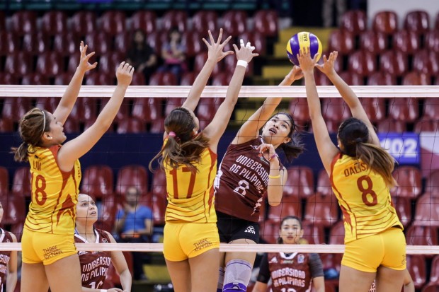 UP Maroons' Kathy Bersola. Photo by Tristan Tamayo/INQUIRER.net