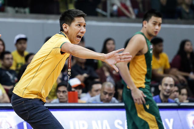 FEU head coach Nash Racela gives instructions to his players during a game against University of Santo Tomas in the UAAP Season 78. Tristan Tamayo/INQUIRER.net