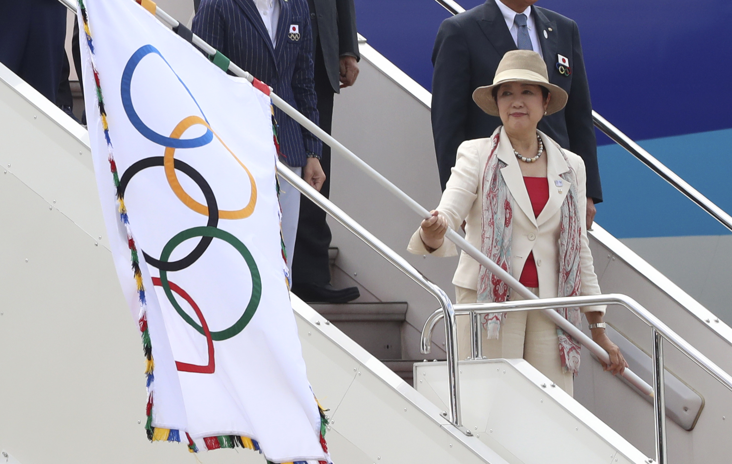 WATCH: Olympic flag arrives in Tokyo for 2020 Games | Inquirer Sports