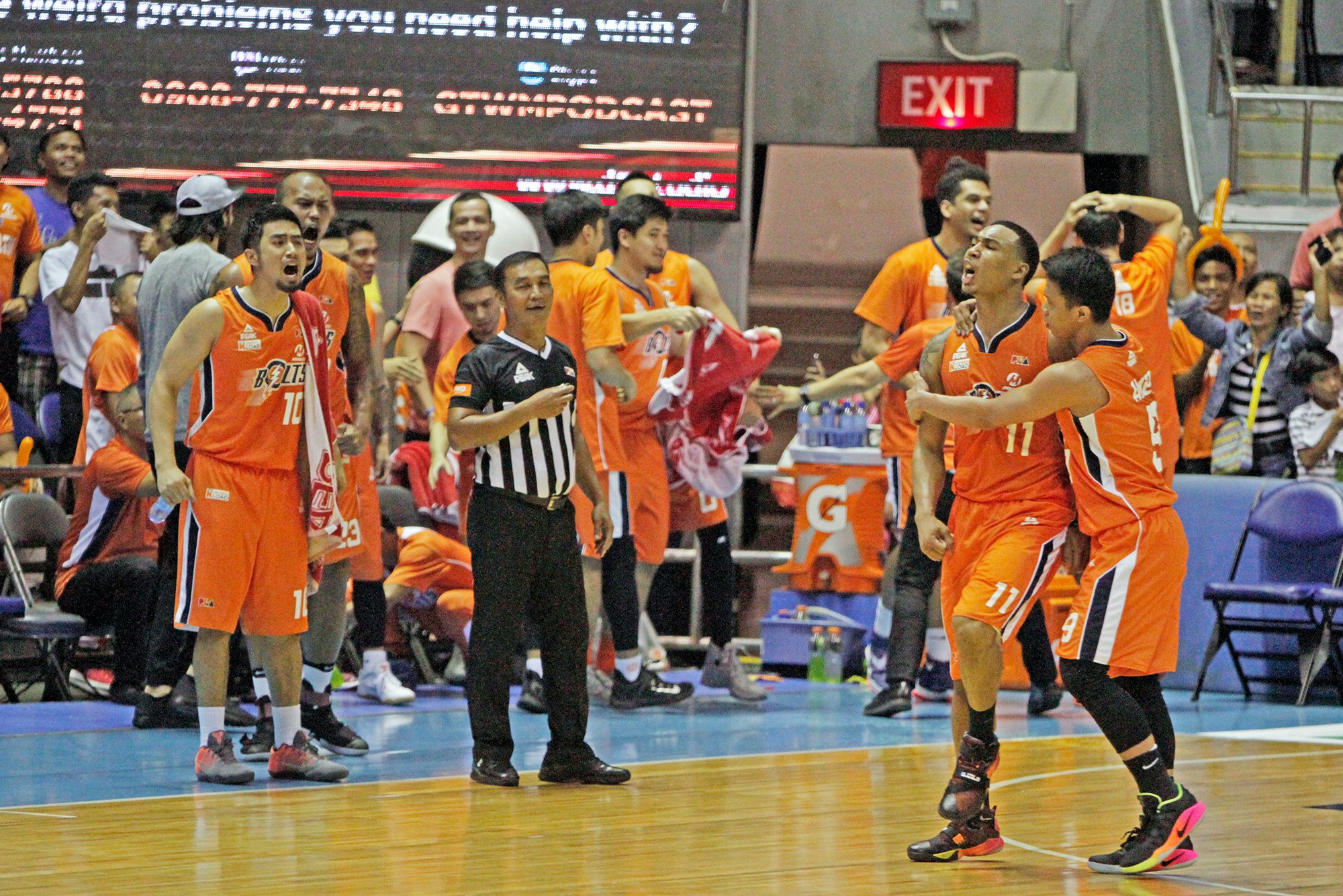 Meralco Bolts celebrate after another win over TNT. PBA IMAGES