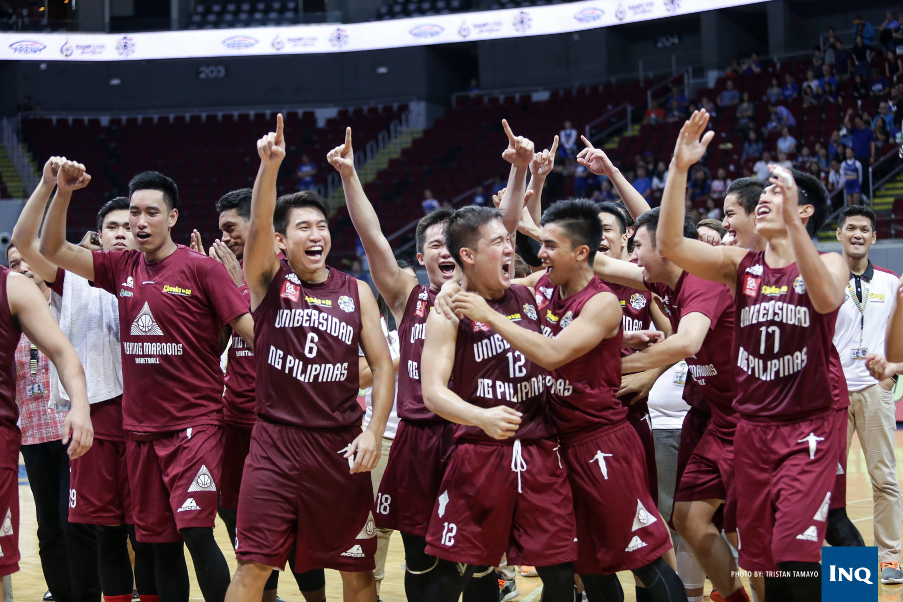 UP Maroons celebrate.Photo by Tristan Tamayo/INQUIRER.net