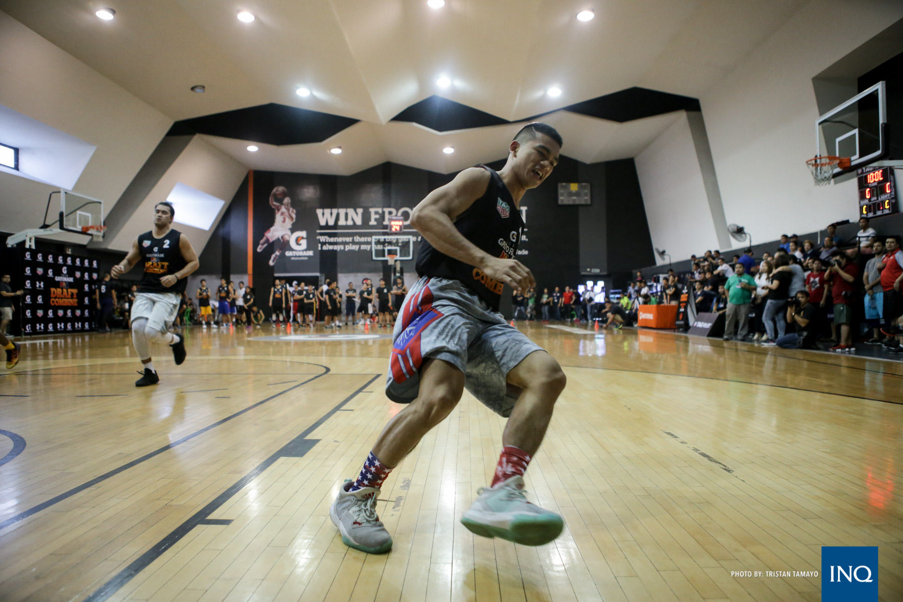 Jio Jalalon goes through a drill at the 2016 PBA Rookie Draft Combine. Photo by Tristan Tamayo/INQUIRER.net