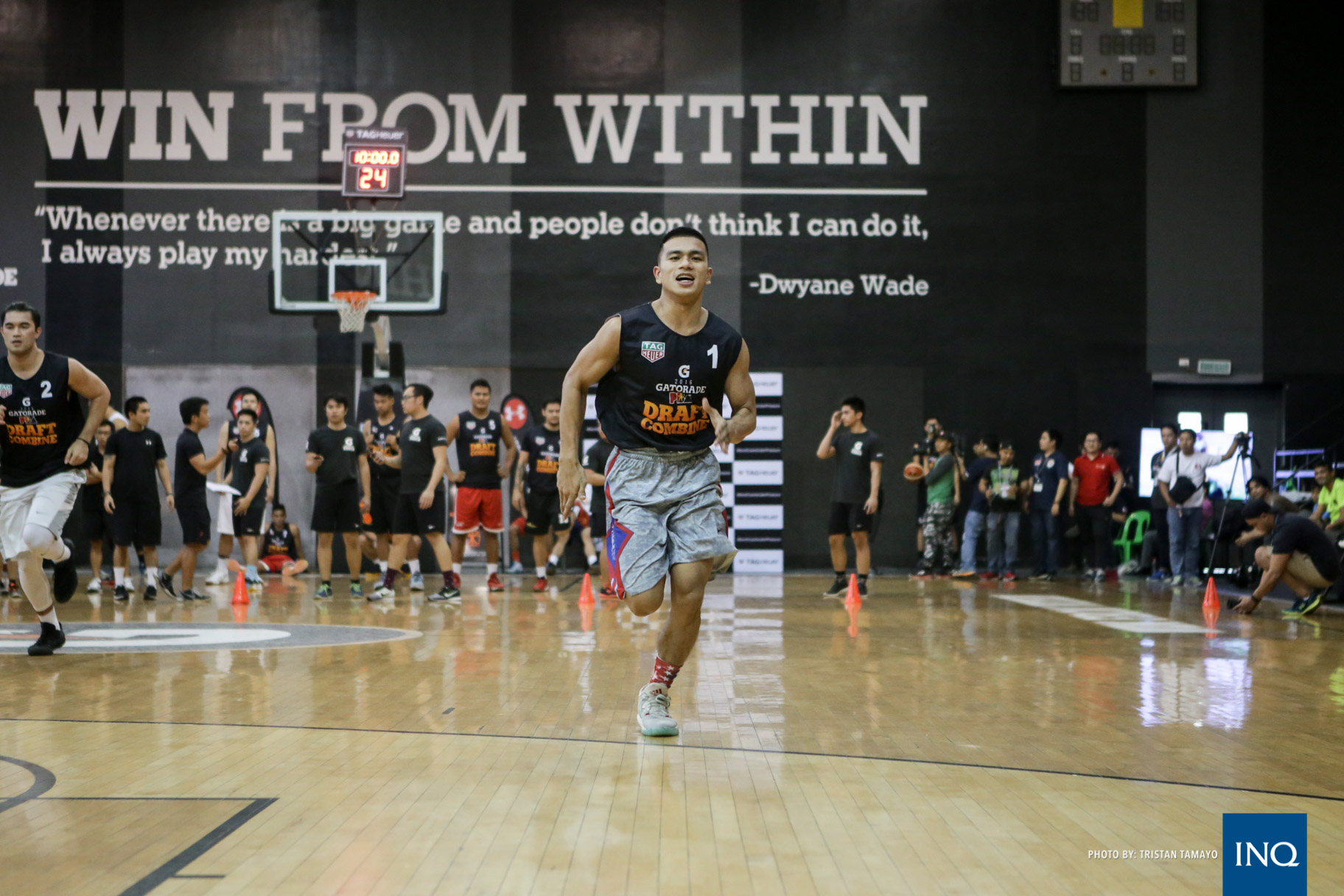 Jio Jalalon goes through a drill at the 2016 PBA Rookie Draft Combine. Photo by Tristan Tamayo/INQUIRER.net