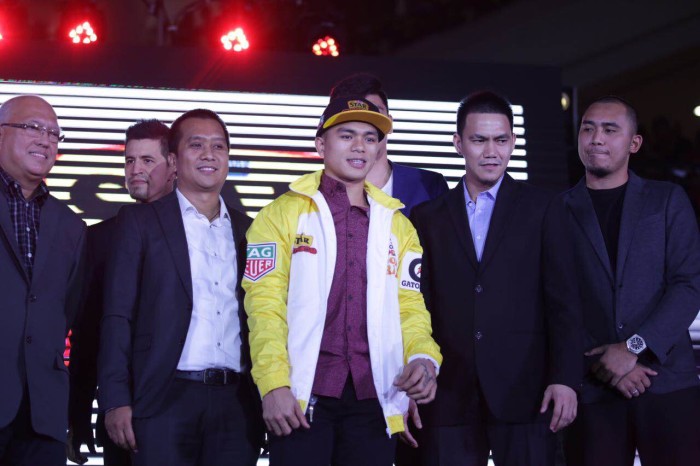 Jio Jalalon joins the Star Hotshots during the 2016 PBA Draft. Tristan Tamayo/INQUIRER.net
